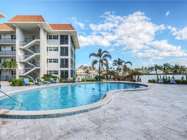 222 Harbour DR, Unit 312, NAPLES, FL 34103