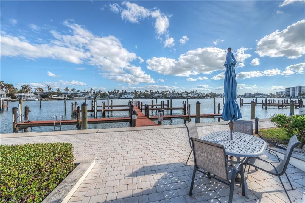 222 Harbour Dr, Unit 312, Naples, FL 34103 Photo