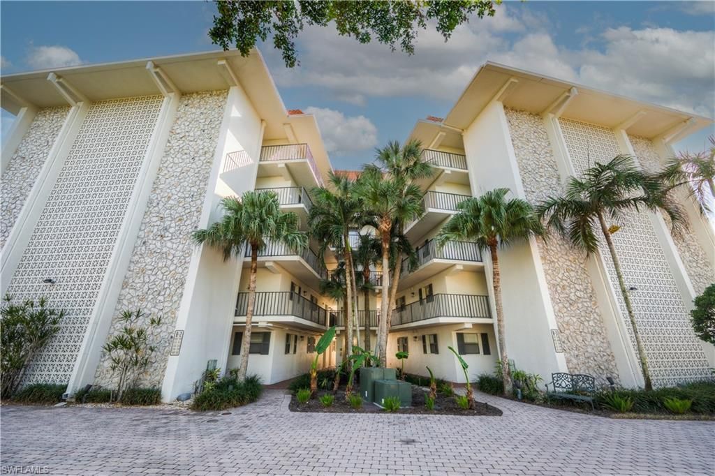 222 Harbour Dr, Unit 312, Naples, FL 34103 Photo