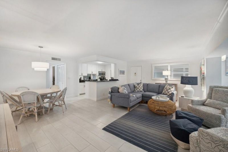 222 Harbour Dr, Unit 312, Naples, FL 34103 Photo