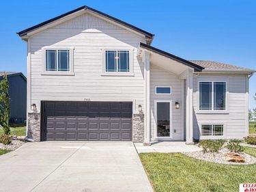 8218 N 175 Street, Bennington, NE 68007