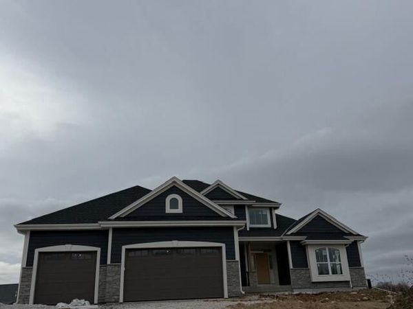 W258N5755 Vista Ct, Lisbon, WI 53089