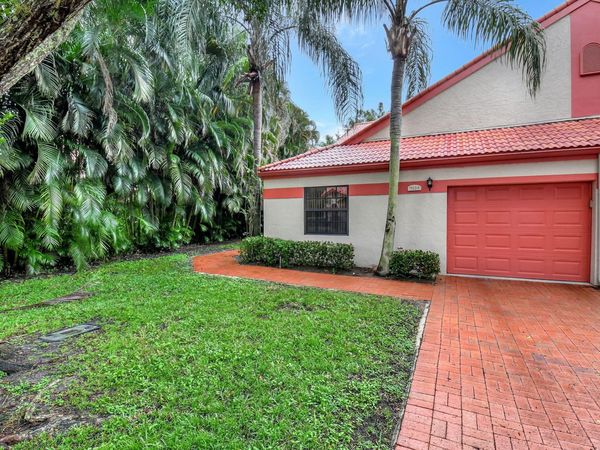 7512 Lexington Club Boulevard, Unit A, Delray Beach, FL 33446