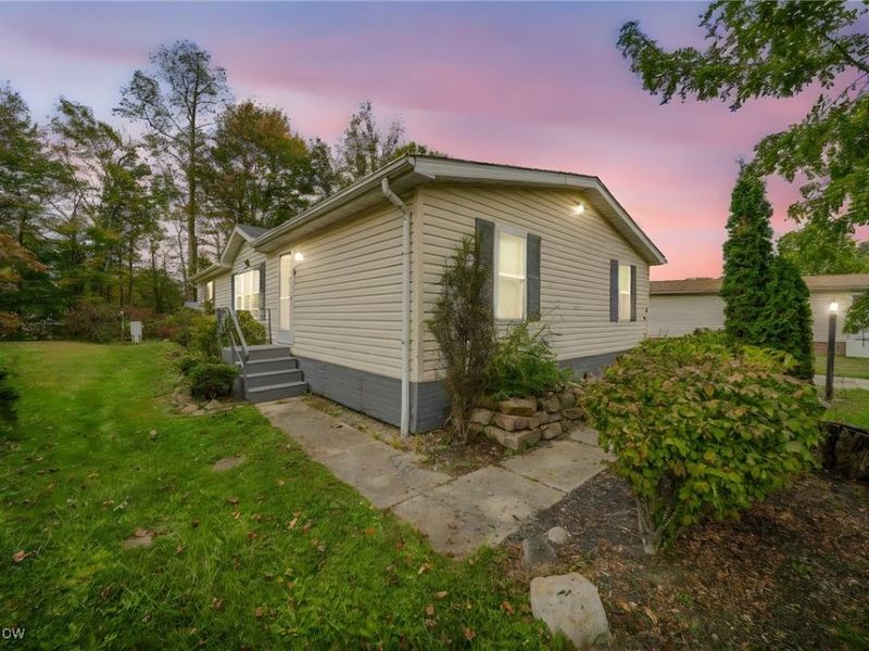 151 Oaktree Lane, Hiram, OH 44234 Photo 2