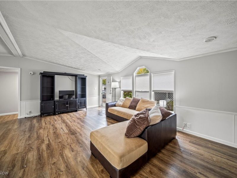 151 Oaktree Lane, Hiram, OH 44234 Photo 4