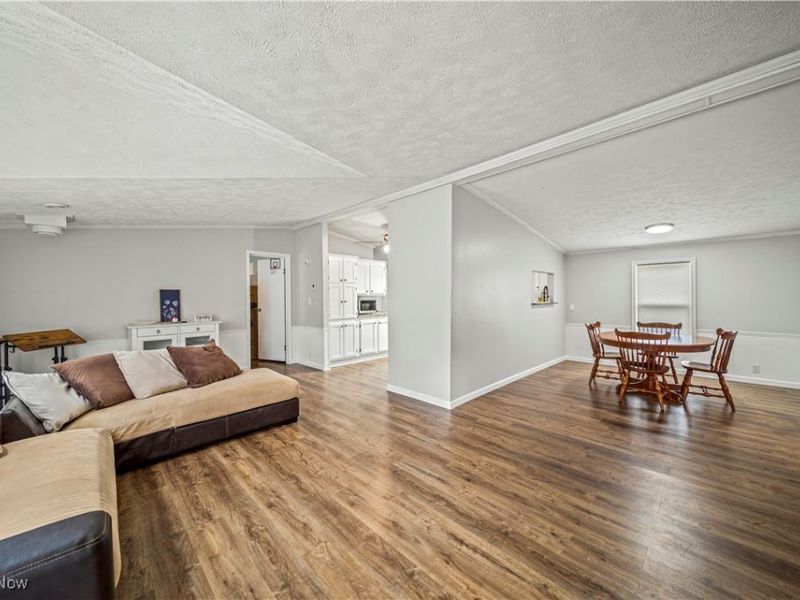 151 Oaktree Lane, Hiram, OH 44234 Photo 5