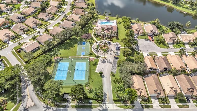 9723 Lago Drive, Unit 9723, Boynton Beach, FL 33472 Photo