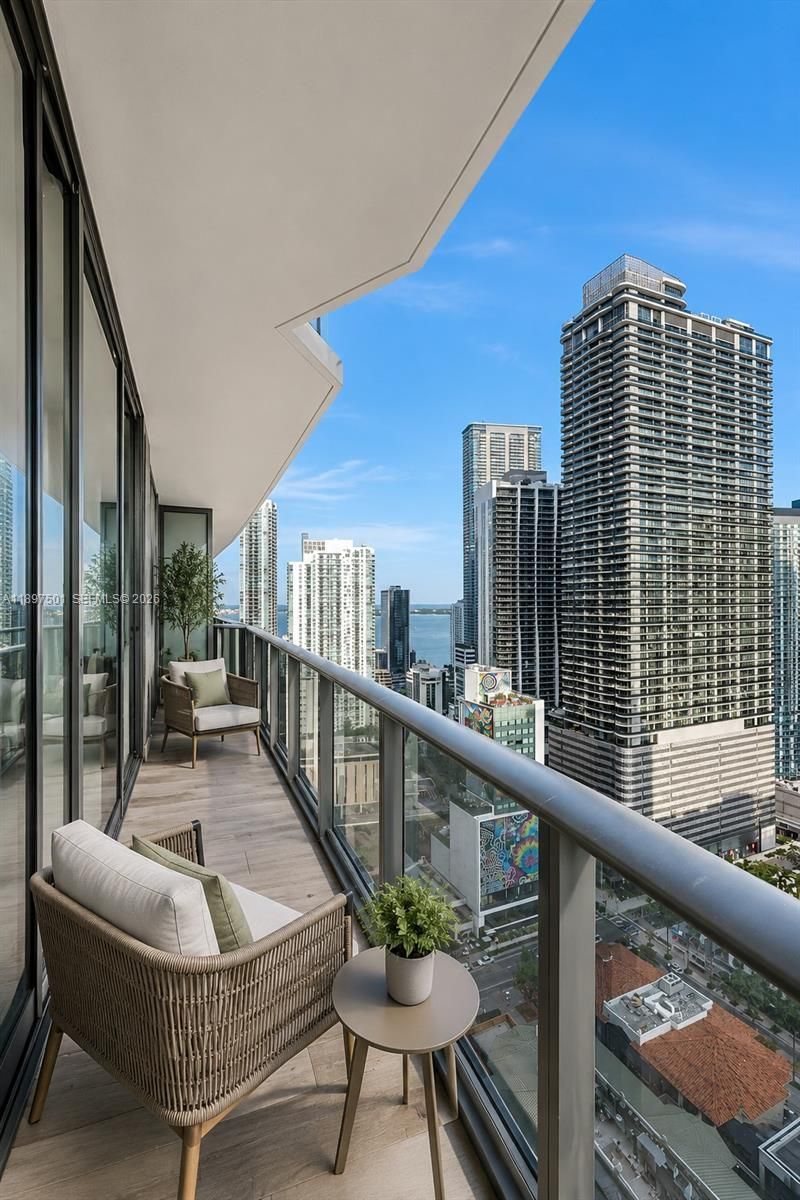 55 SW 9th St, Unit 3006, Miami, FL 33130 Photo