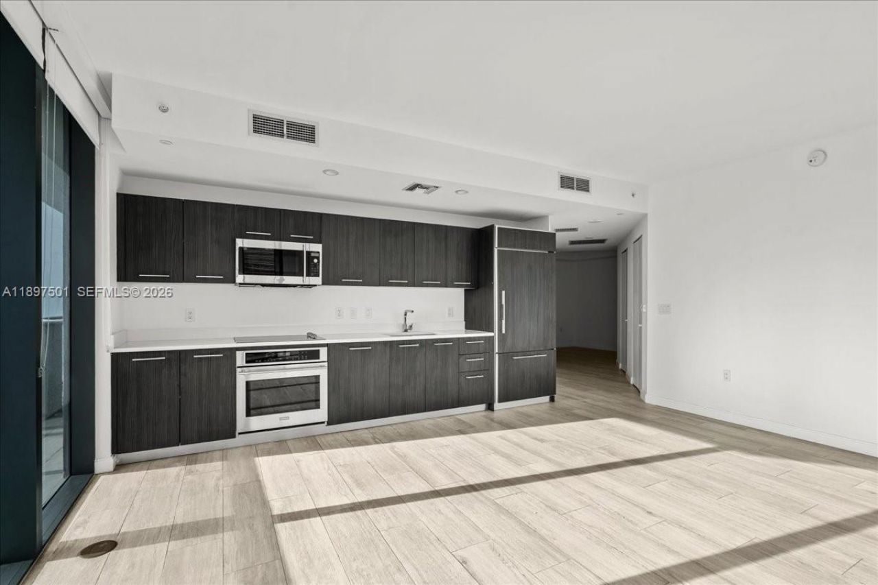 55 SW 9th St, Unit 3006, Miami, FL 33130 Photo