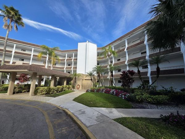 4770 Fountains Drive S, Unit 303, Greenacres, FL 33467