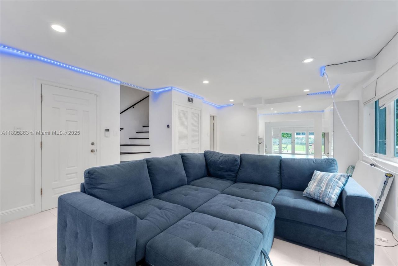 4801 University Dr, Coral Gables, FL 33146 Photo