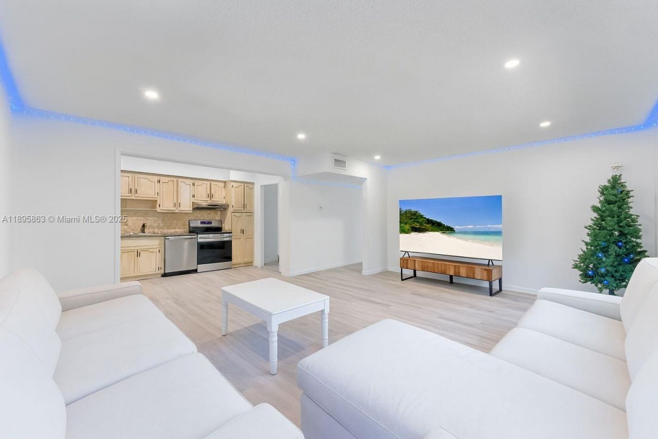 4801 University Dr, Coral Gables, FL 33146 Photo