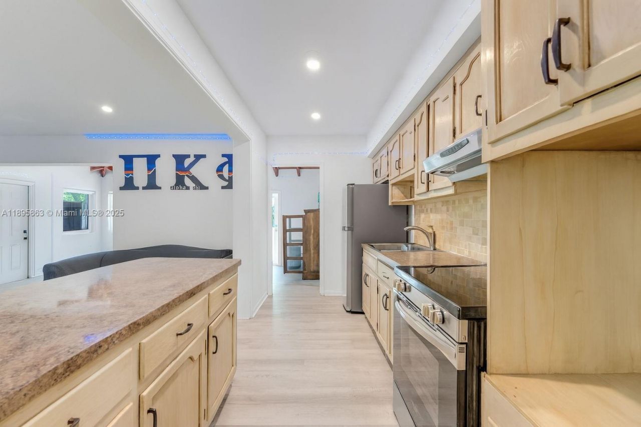 4801 University Dr, Coral Gables, FL 33146 Photo