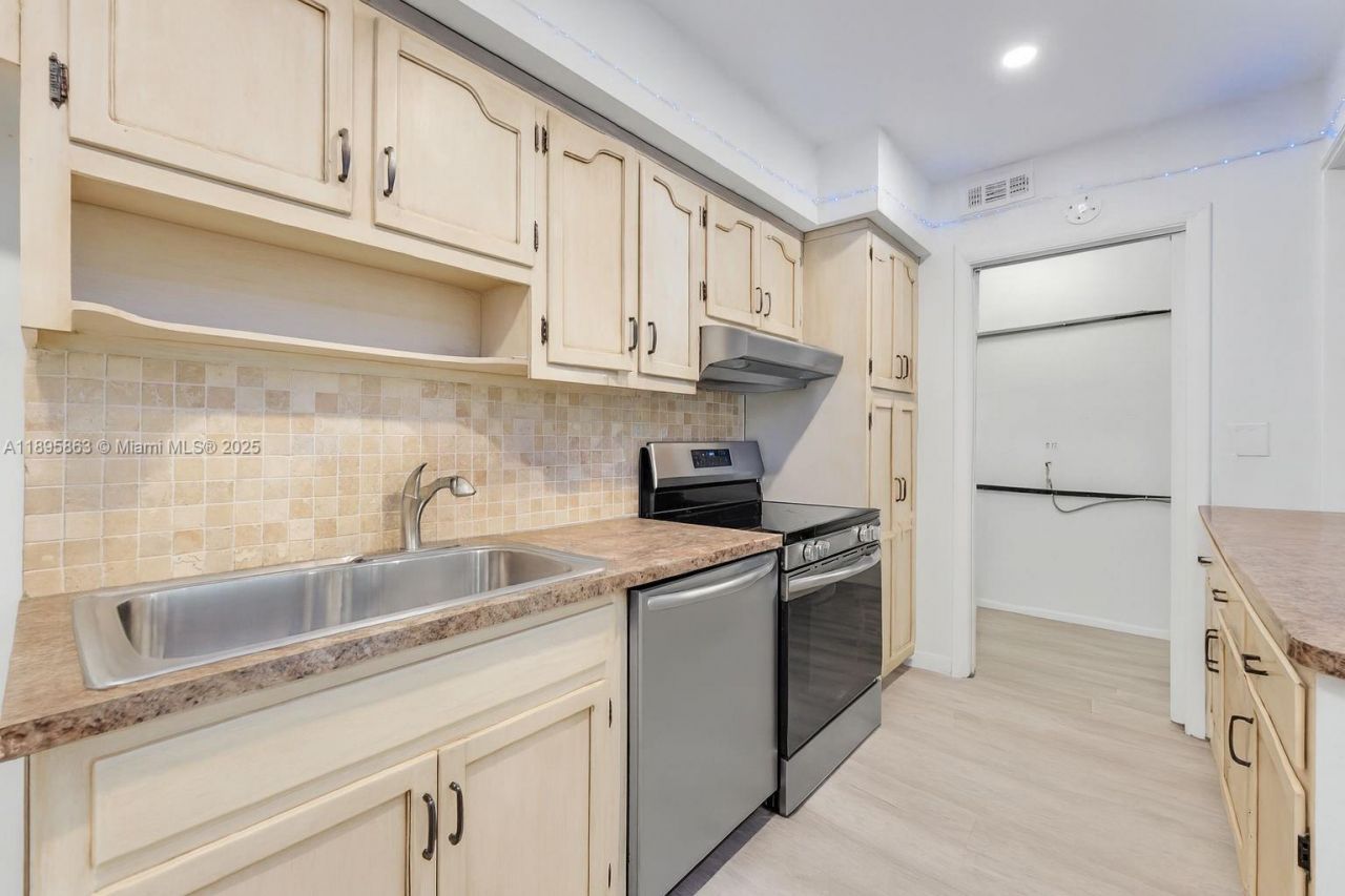 4801 University Dr, Coral Gables, FL 33146 Photo