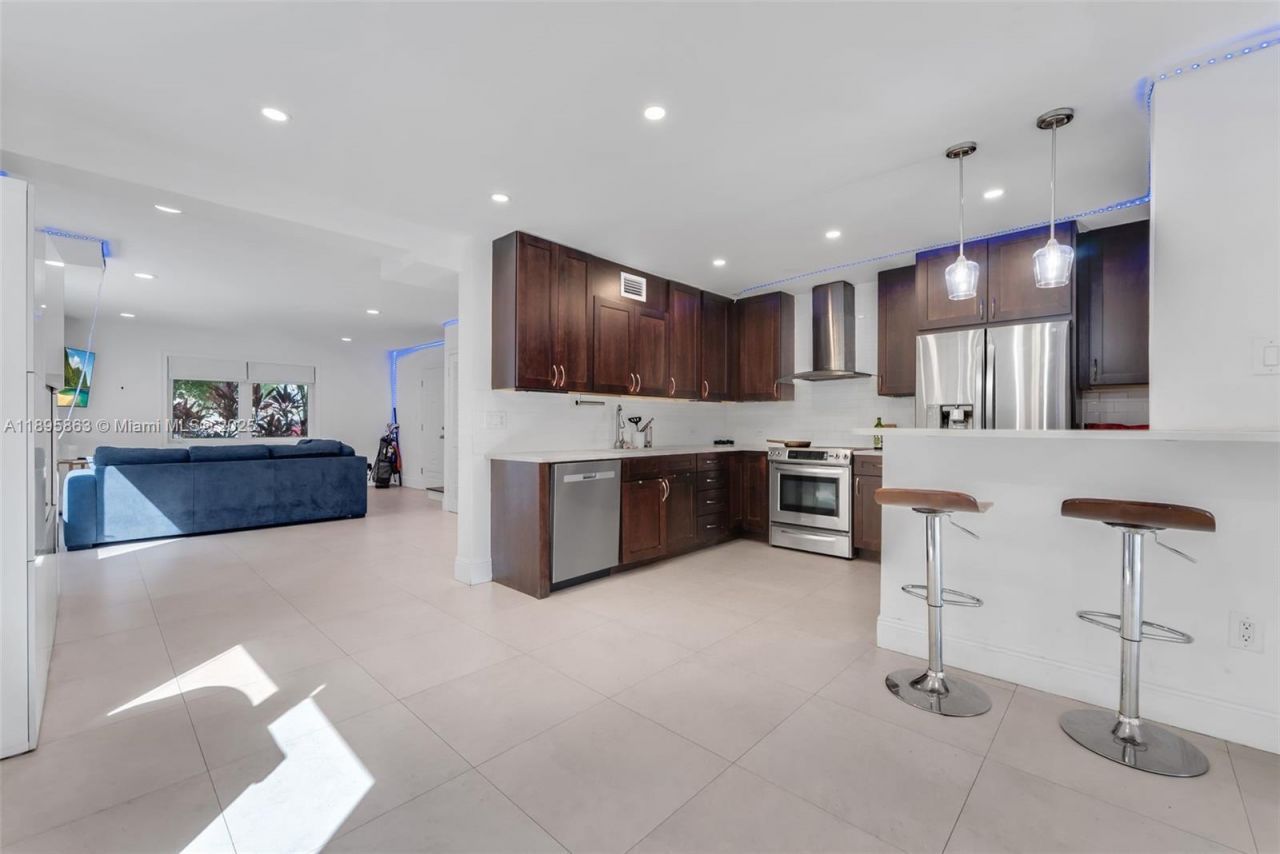 4801 University Dr, Coral Gables, FL 33146 Photo