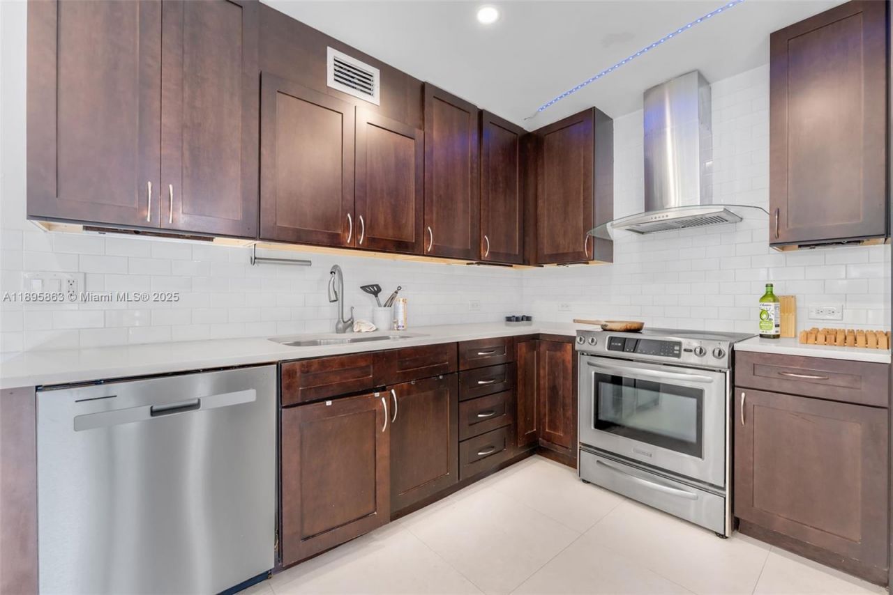 4801 University Dr, Coral Gables, FL 33146 Photo