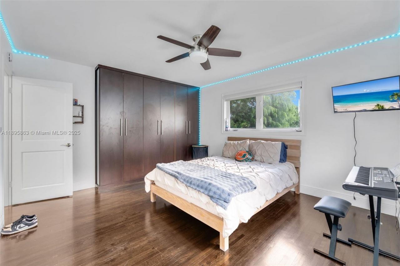 4801 University Dr, Coral Gables, FL 33146 Photo