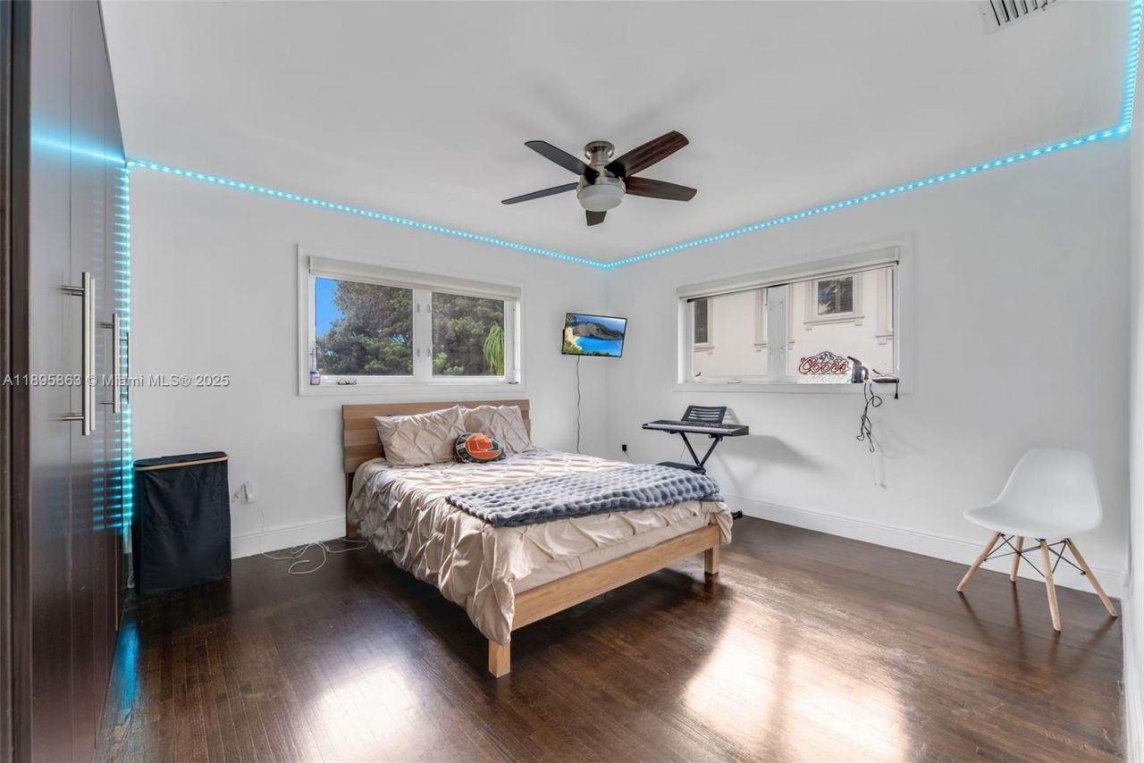 4801 University Dr, Coral Gables, FL 33146 Photo