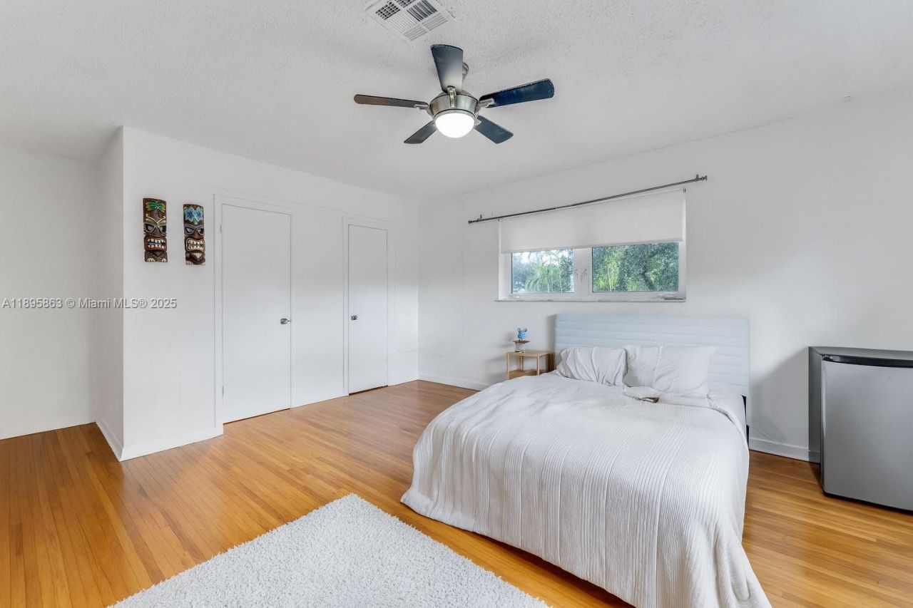 4801 University Dr, Coral Gables, FL 33146 Photo