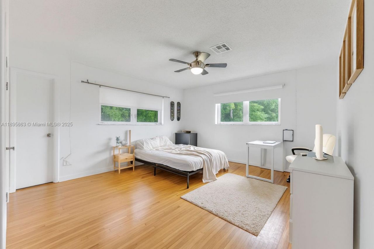 4801 University Dr, Coral Gables, FL 33146 Photo