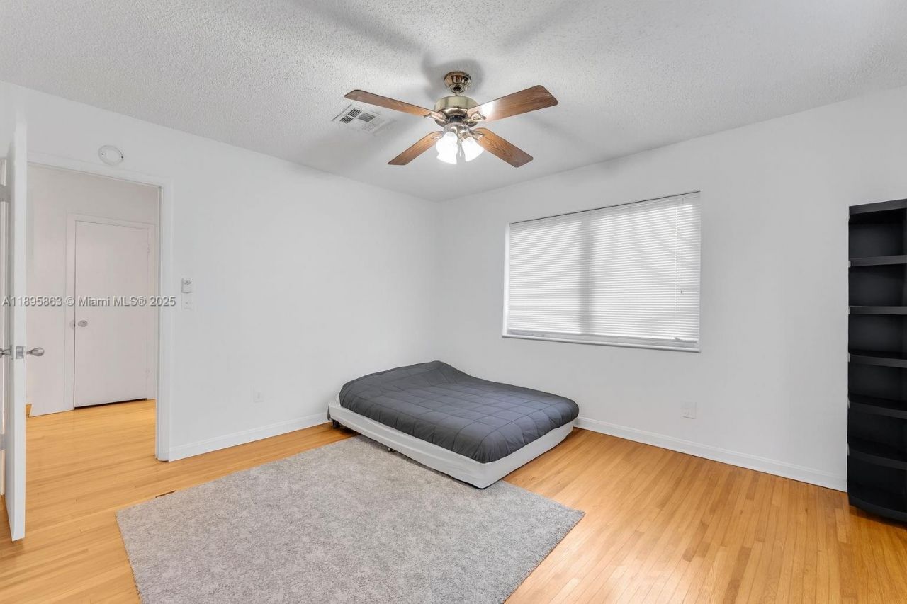 4801 University Dr, Coral Gables, FL 33146 Photo