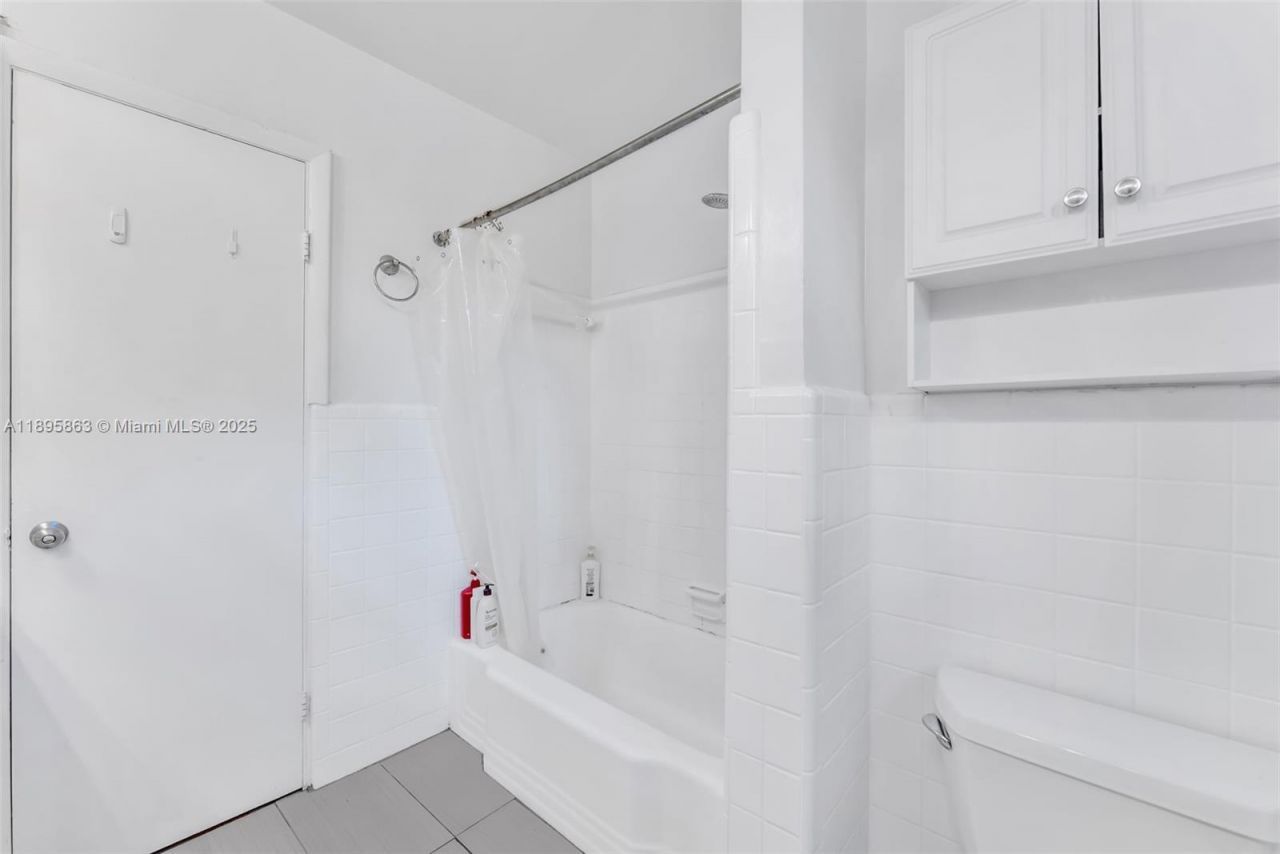 4801 University Dr, Coral Gables, FL 33146 Photo