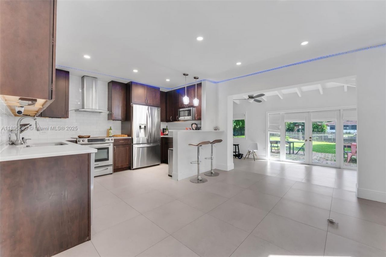 4801 University Dr, Coral Gables, FL 33146 Photo