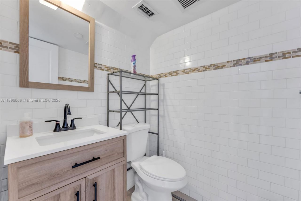 4801 University Dr, Coral Gables, FL 33146 Photo