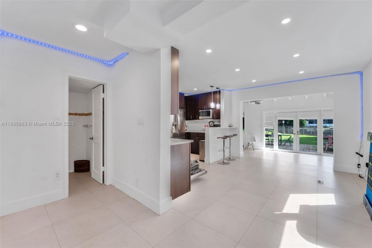 4801 University Dr, Coral Gables, FL 33146 Photo