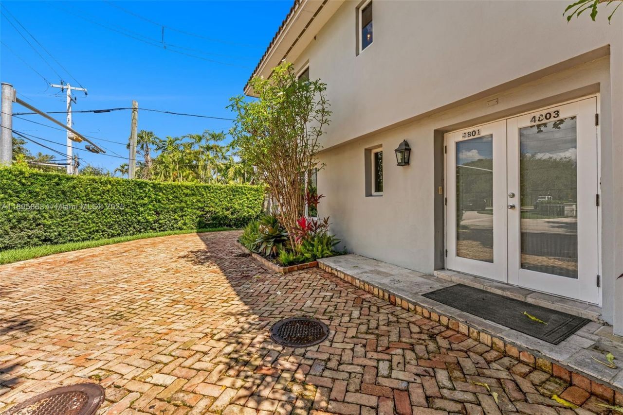 4801 University Dr, Coral Gables, FL 33146 Photo