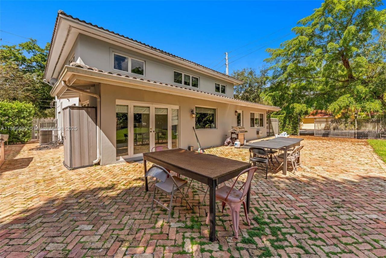 4801 University Dr, Coral Gables, FL 33146 Photo