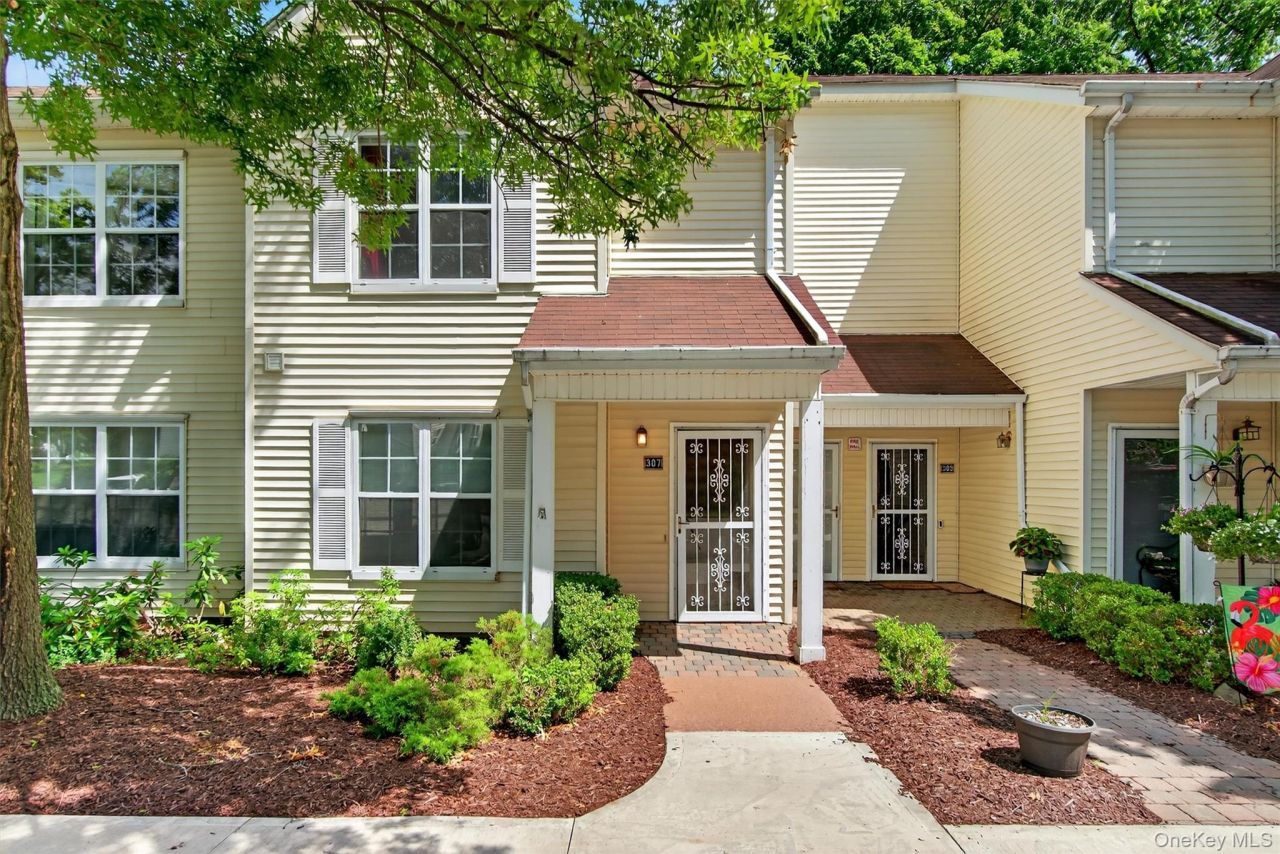 307 Gazebo Court, New Windsor, NY 12553 Main Photo