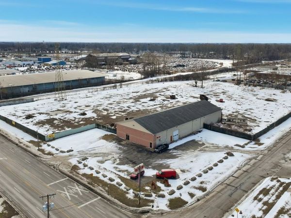 2835 E Hill Avenue, Toledo, OH 43607