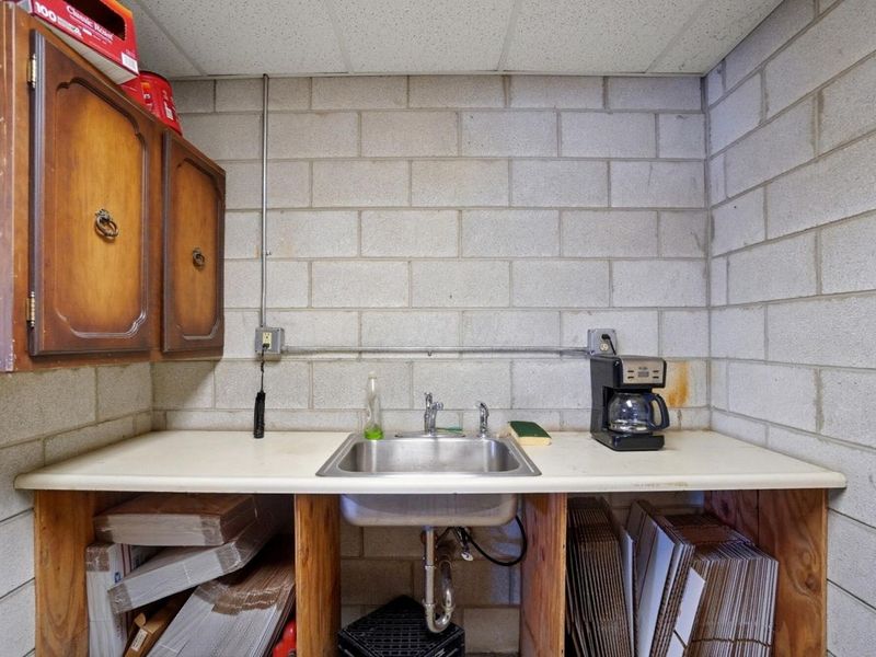 2835 E Hill Avenue, Toledo, OH 43607 Photo 16