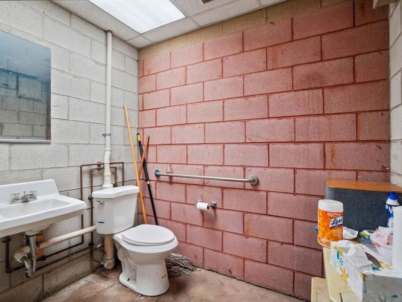 2835 E Hill Avenue, Toledo, OH 43607 Photo 19