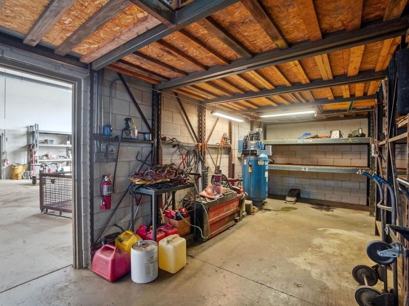 2835 E Hill Avenue, Toledo, OH 43607 Photo 28