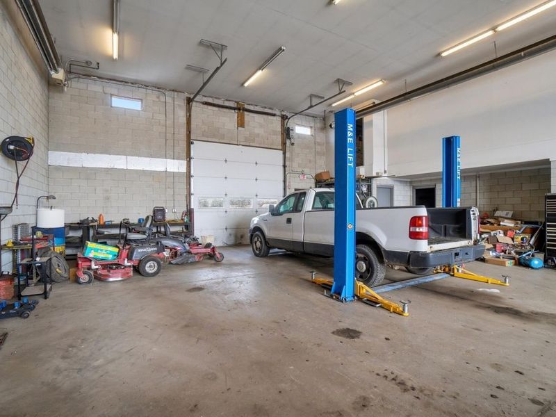 2835 E Hill Avenue, Toledo, OH 43607 Photo 59