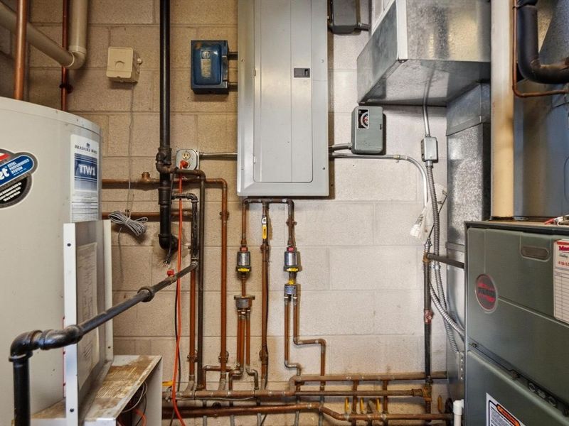 2835 E Hill Avenue, Toledo, OH 43607 Photo 70