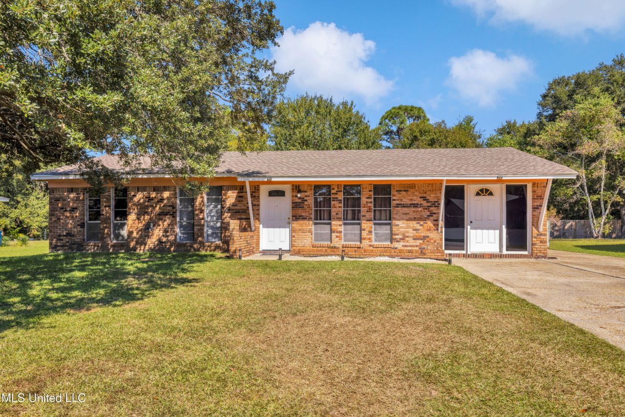 5601 Arrowhead Drive, Pascagoula, MS 39581 Main Photo