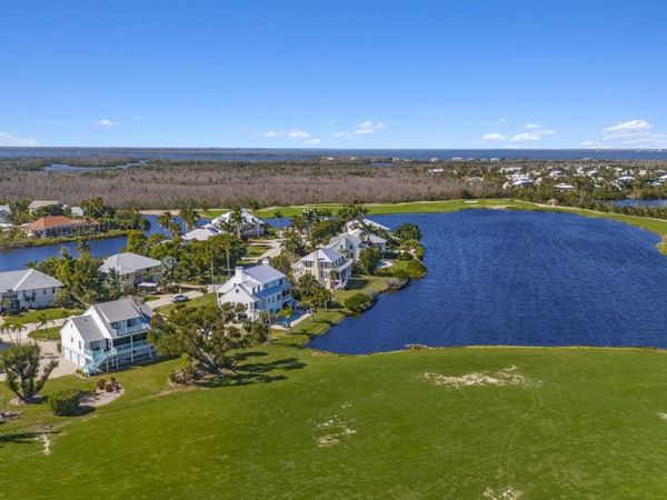 1425 Causey Ct, Sanibel, FL 33957