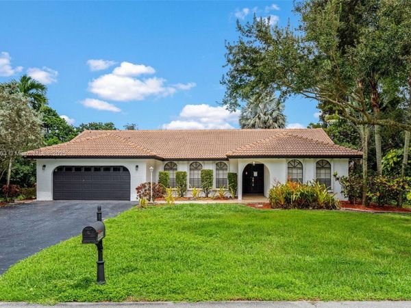 4490 SW 105th Ave, Davie, FL 33328
