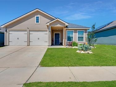 8329 Steel Dust Drive, Fort Worth, TX 76179