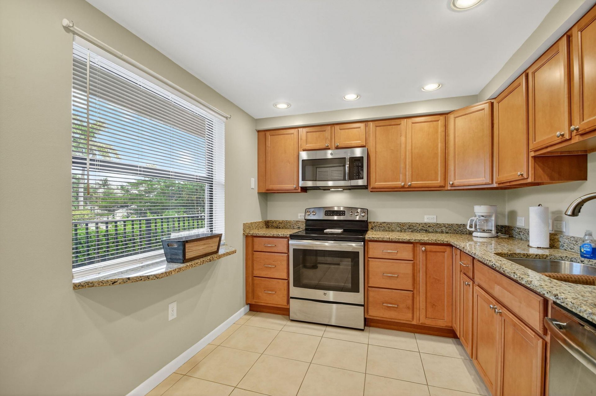 2424 N Federal Highway, Unit 207, Boynton Beach, FL 33435 Photo
