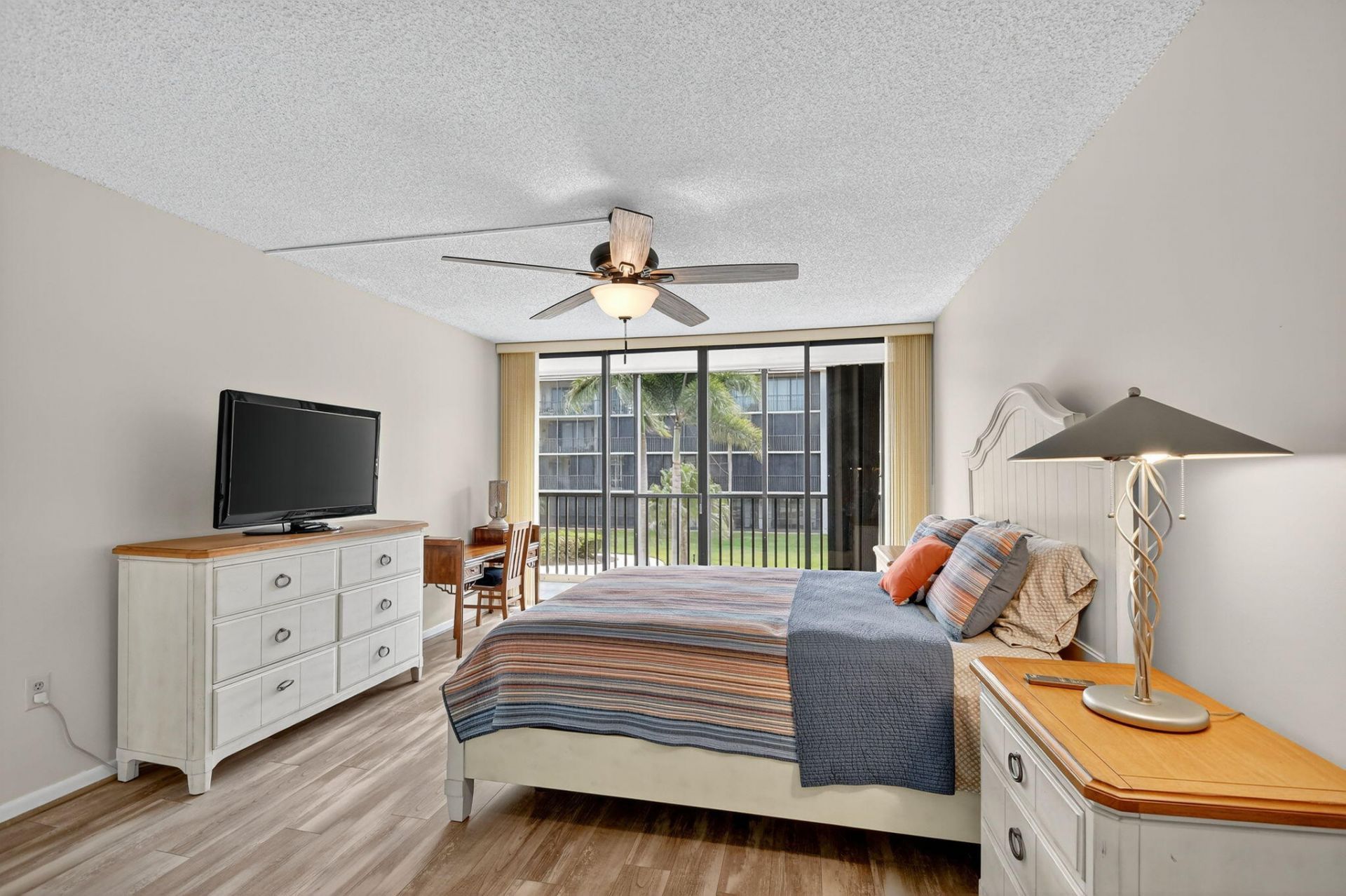 2424 N Federal Highway, Unit 207, Boynton Beach, FL 33435 Photo