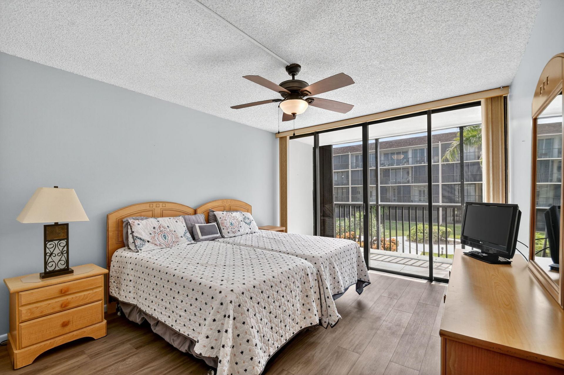 2424 N Federal Highway, Unit 207, Boynton Beach, FL 33435 Photo