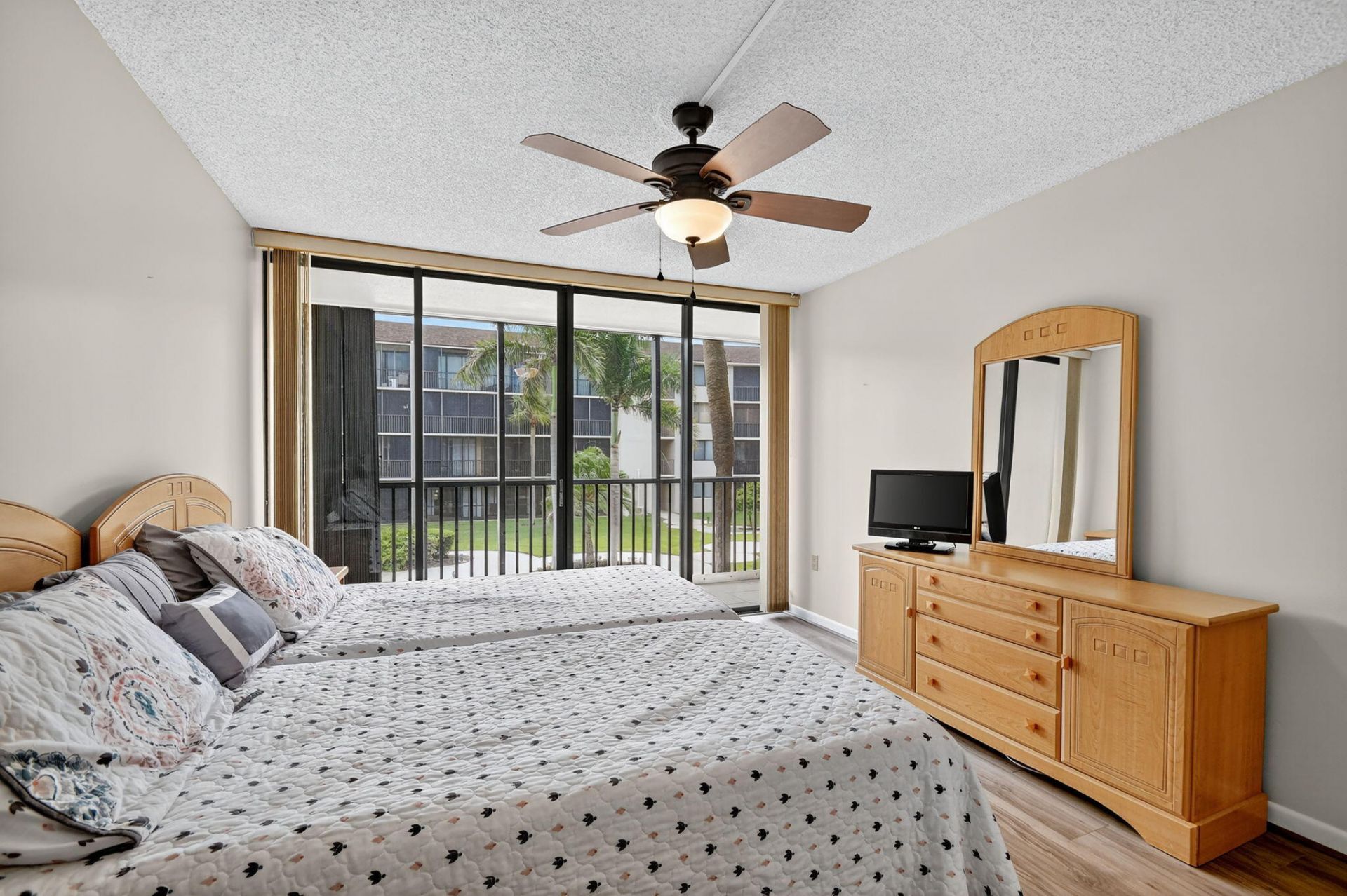 2424 N Federal Highway, Unit 207, Boynton Beach, FL 33435 Photo