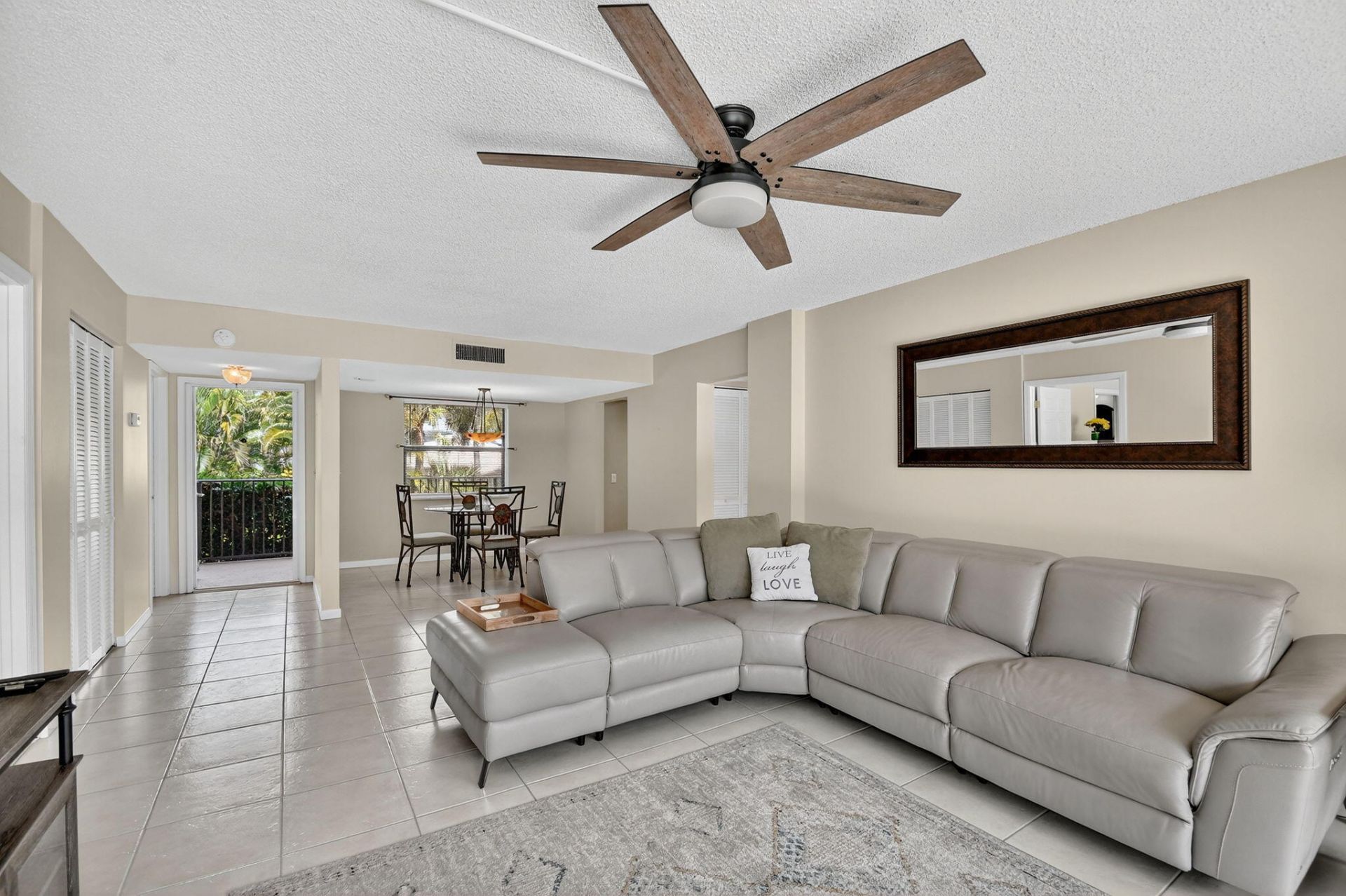 2424 N Federal Highway, Unit 207, Boynton Beach, FL 33435 Photo