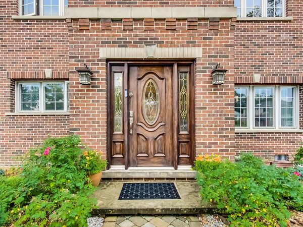 2609 Eisenhower Drive, Des Plaines, IL 60018