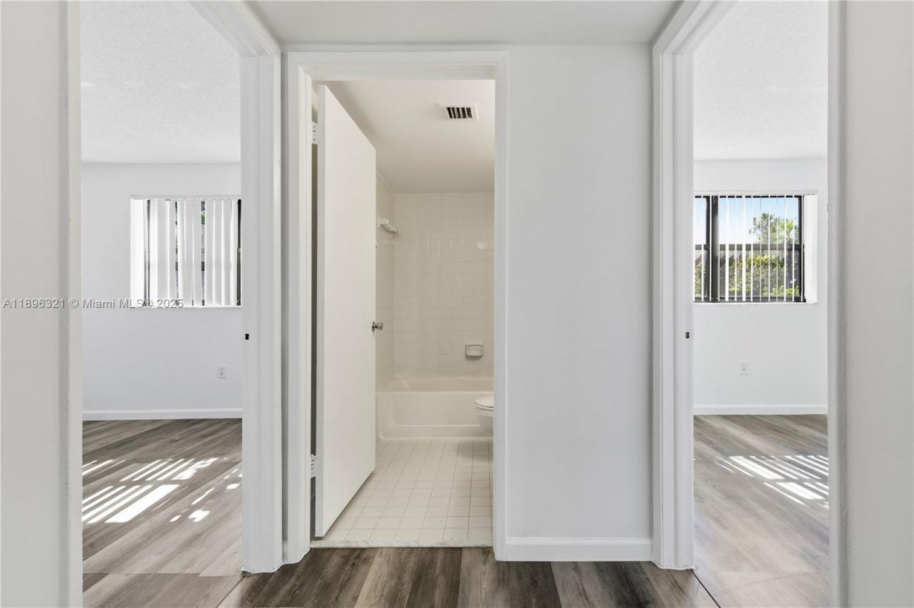 9877 Nob Hill Ct, Unit 9877, Sunrise, FL 33351 Photo