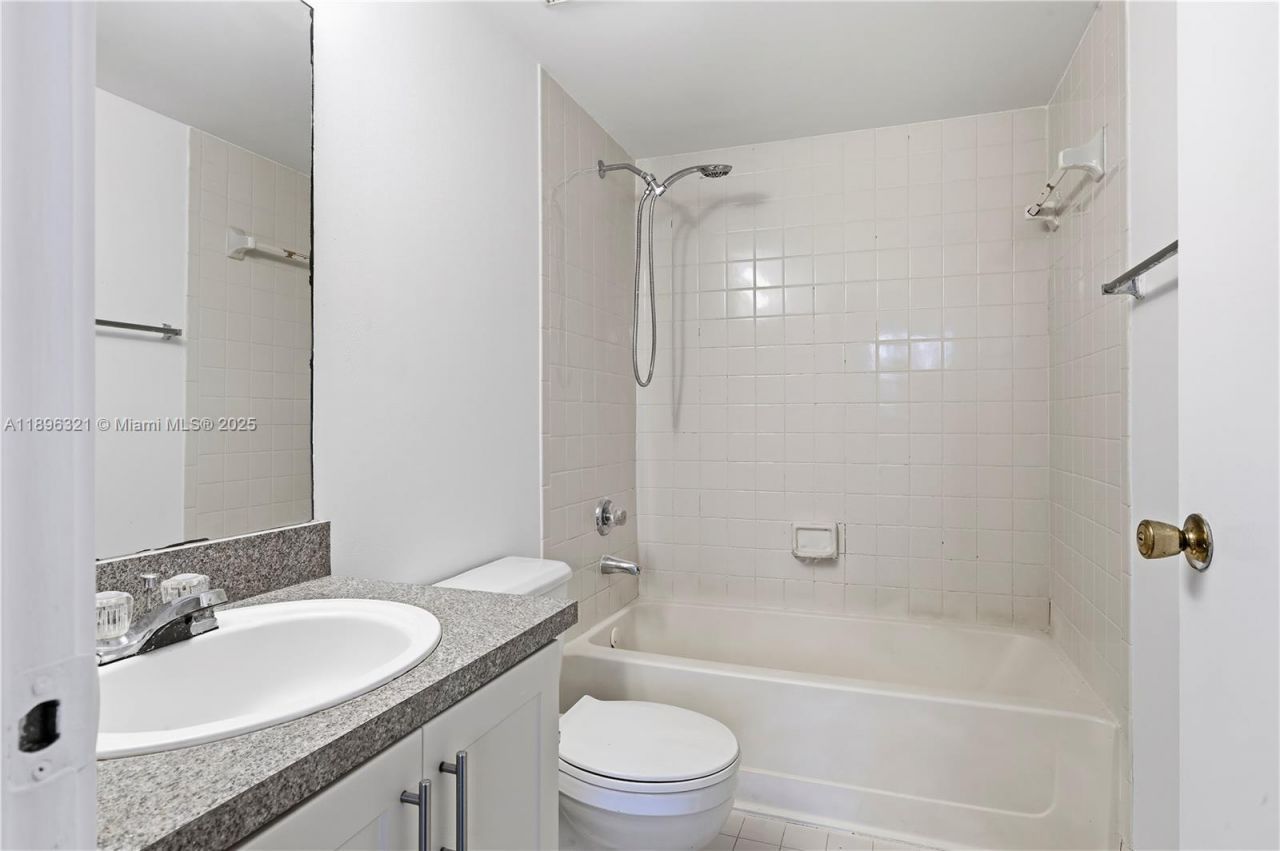 9877 Nob Hill Ct, Unit 9877, Sunrise, FL 33351 Photo